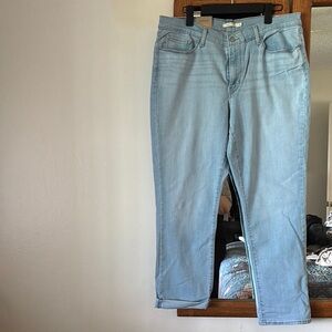 NWT mid rise classic straight Levi’s Light Blue Denim size 16 med 33 x 30